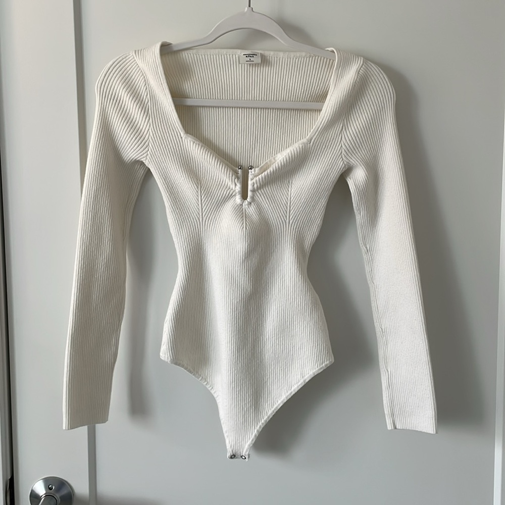 Abercrombie & Fitch women’s long sleeve knit bodysuit